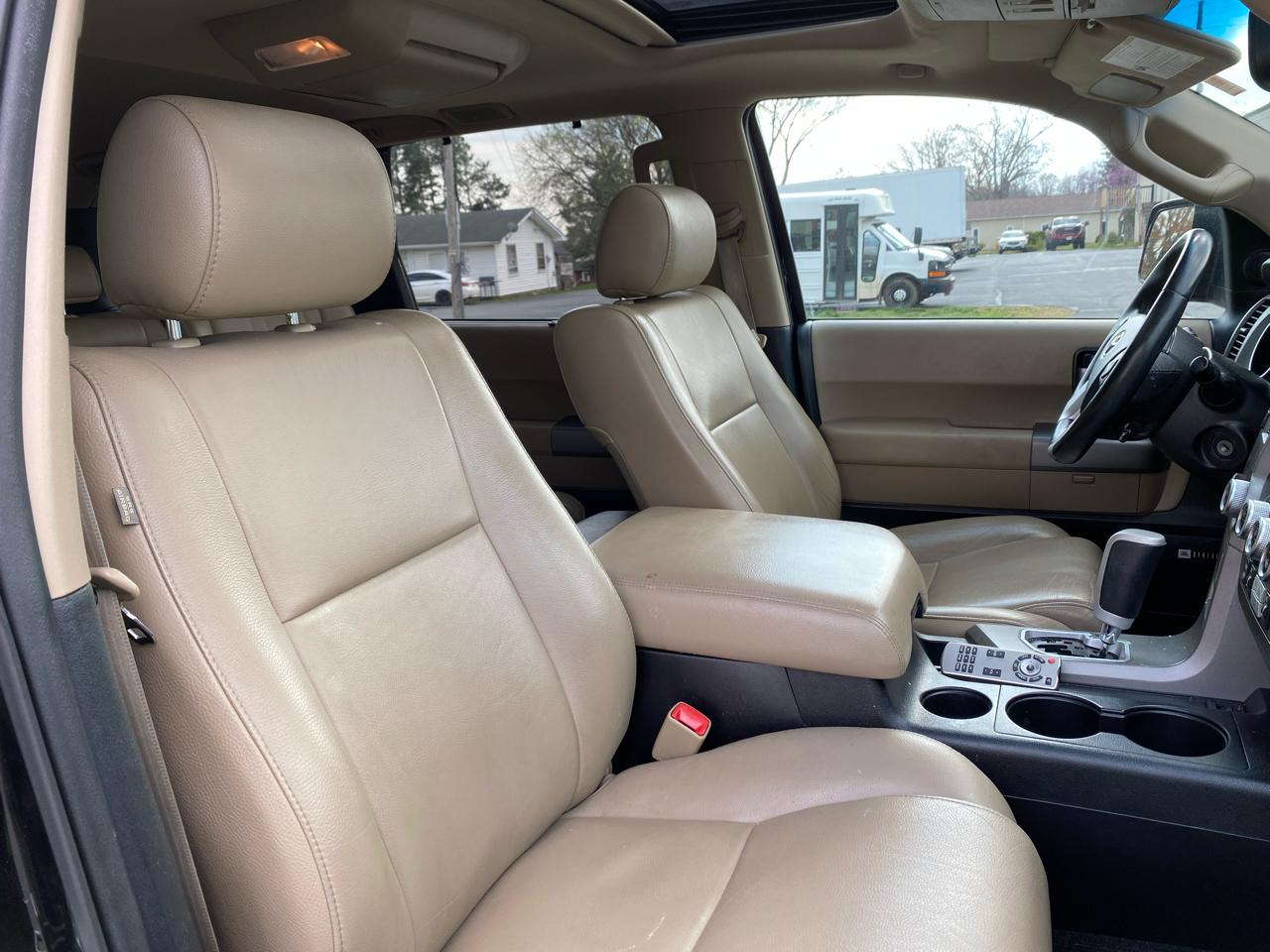 Toyota Sequoia Limited 4WD 2014