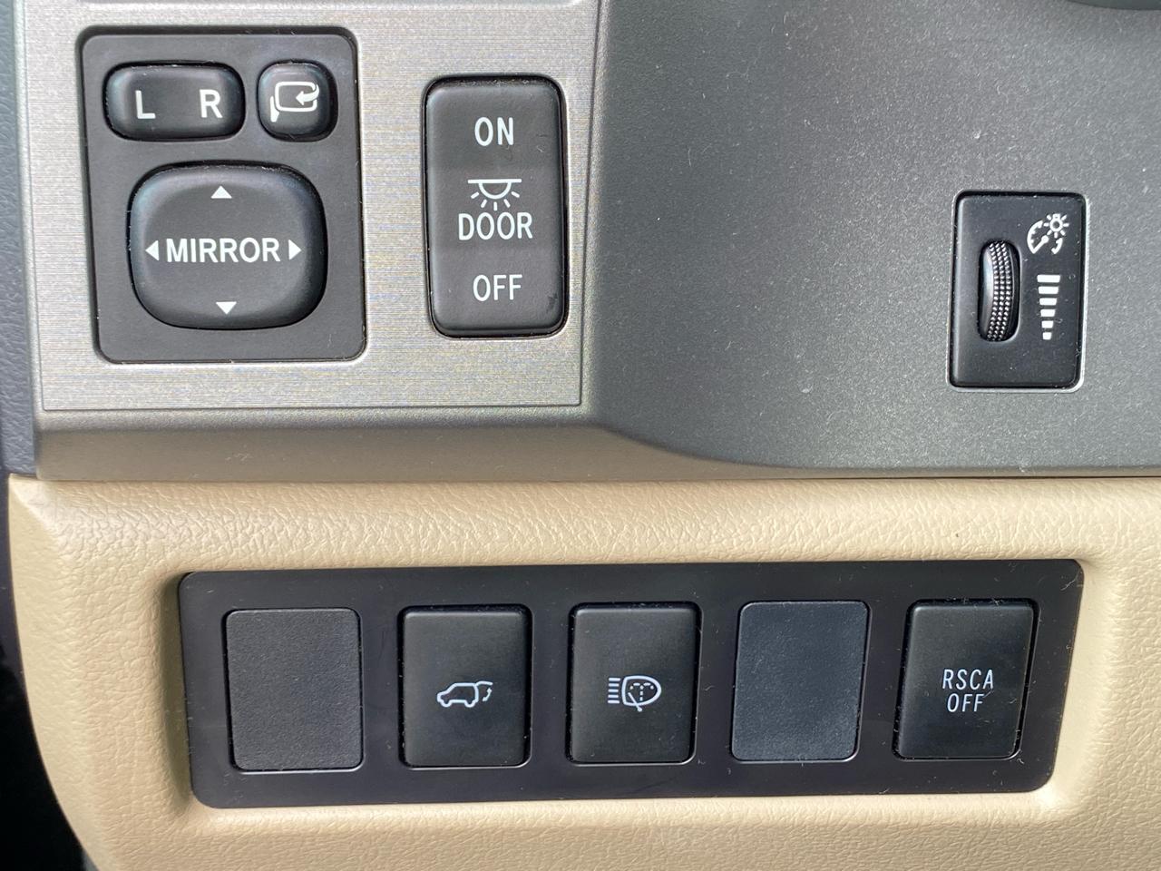 Toyota Sequoia Limited 4WD 2014