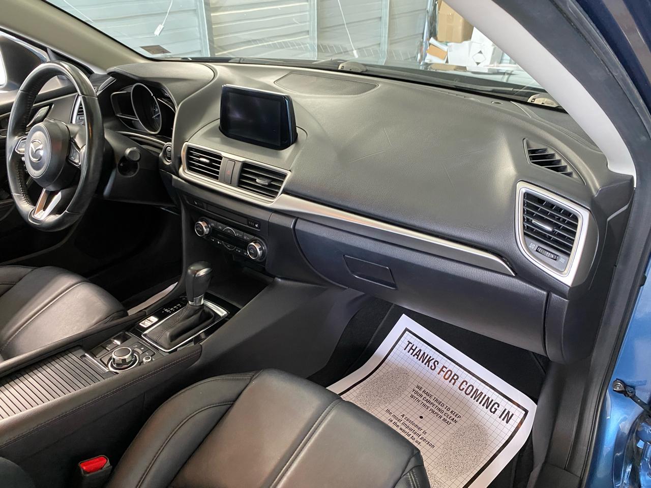 Mazda MAZDA3 i Touring AT 5-Door 2017
