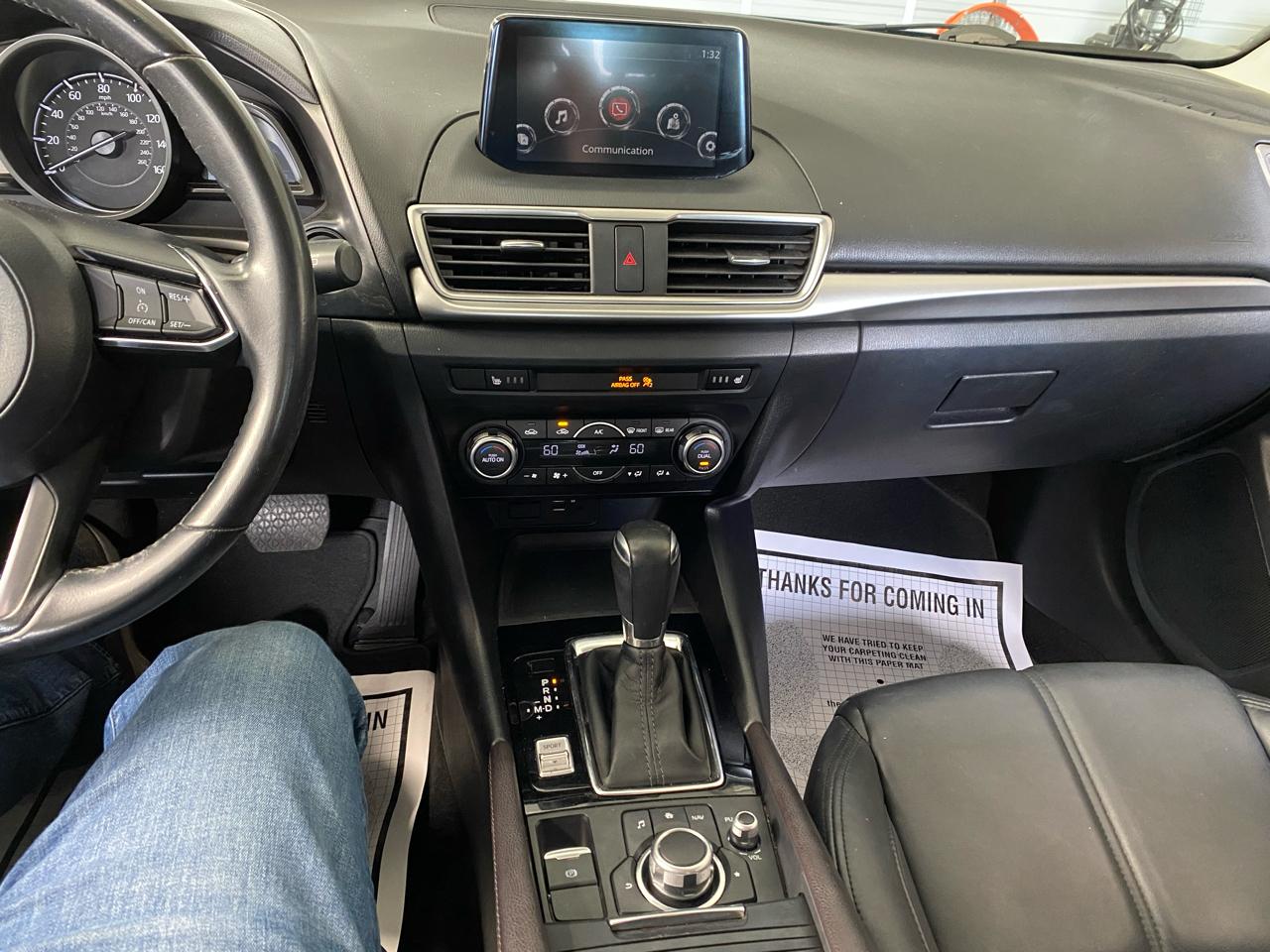 Mazda MAZDA3 i Touring AT 5-Door 2017