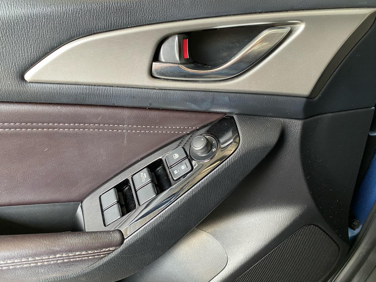 Mazda MAZDA3 i Touring AT 5-Door 2017