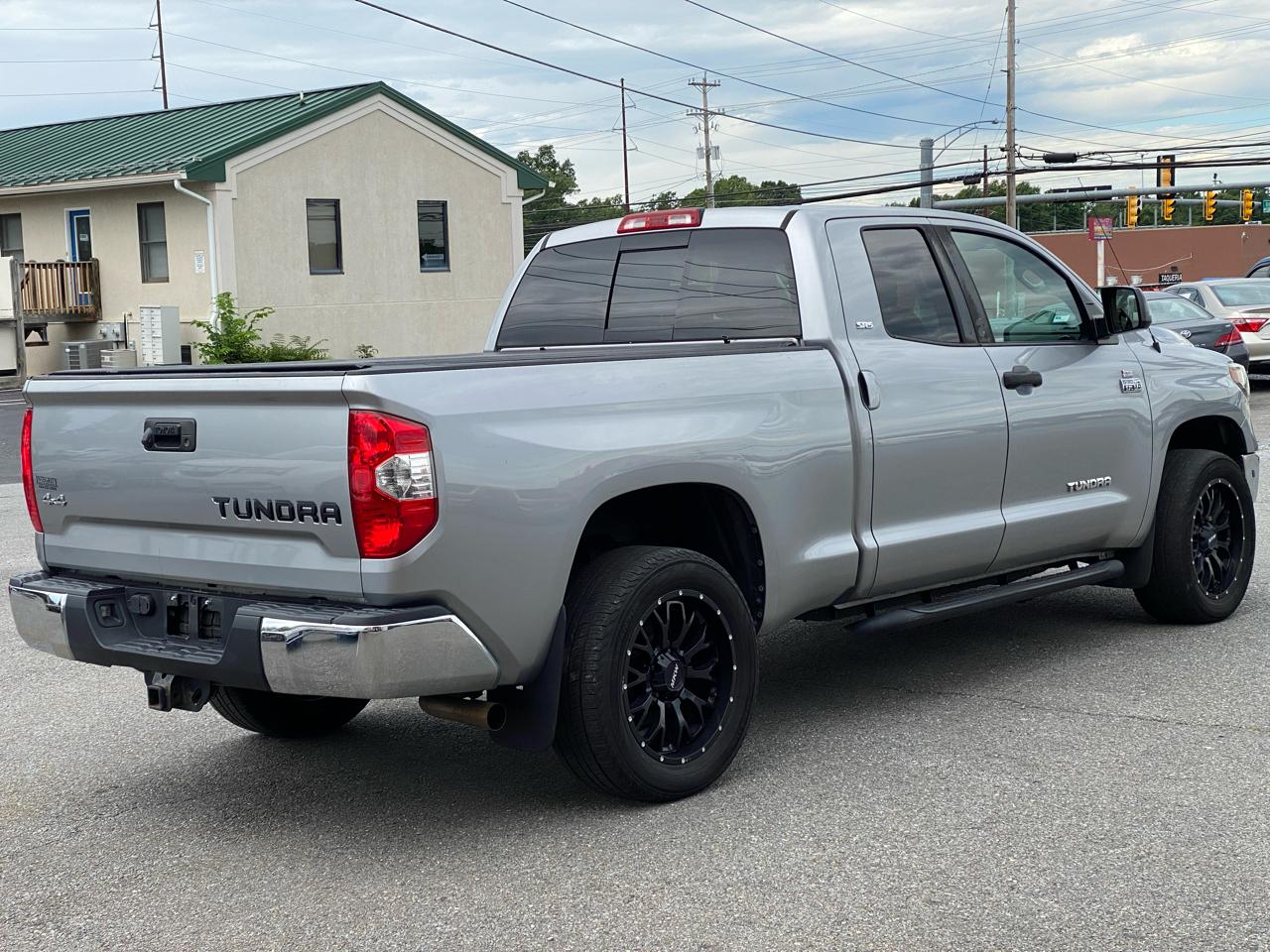Toyota Tundra SR5 5.7L V8 Double Cab 4WD 2019