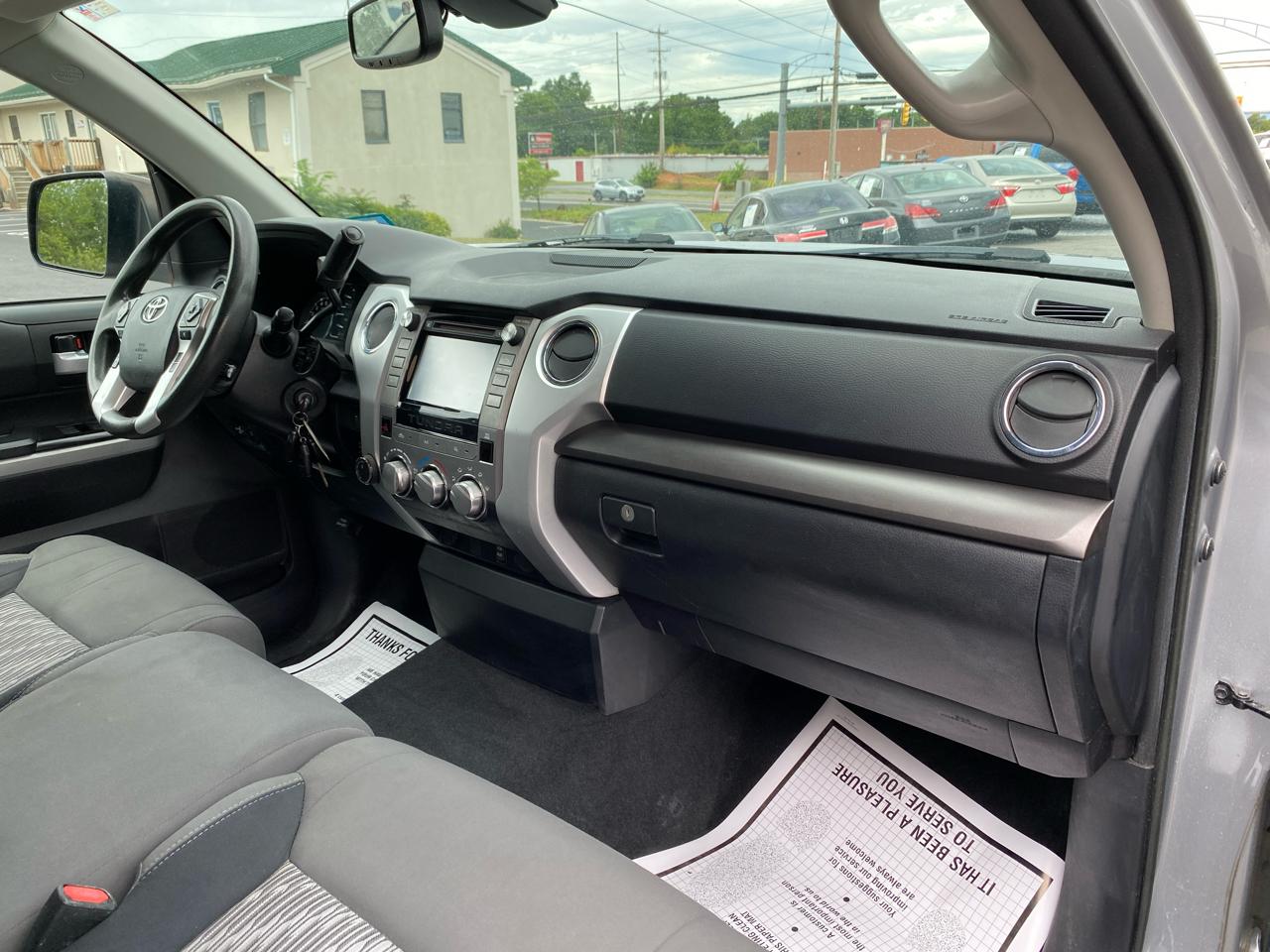 Toyota Tundra SR5 5.7L V8 Double Cab 4WD 2019