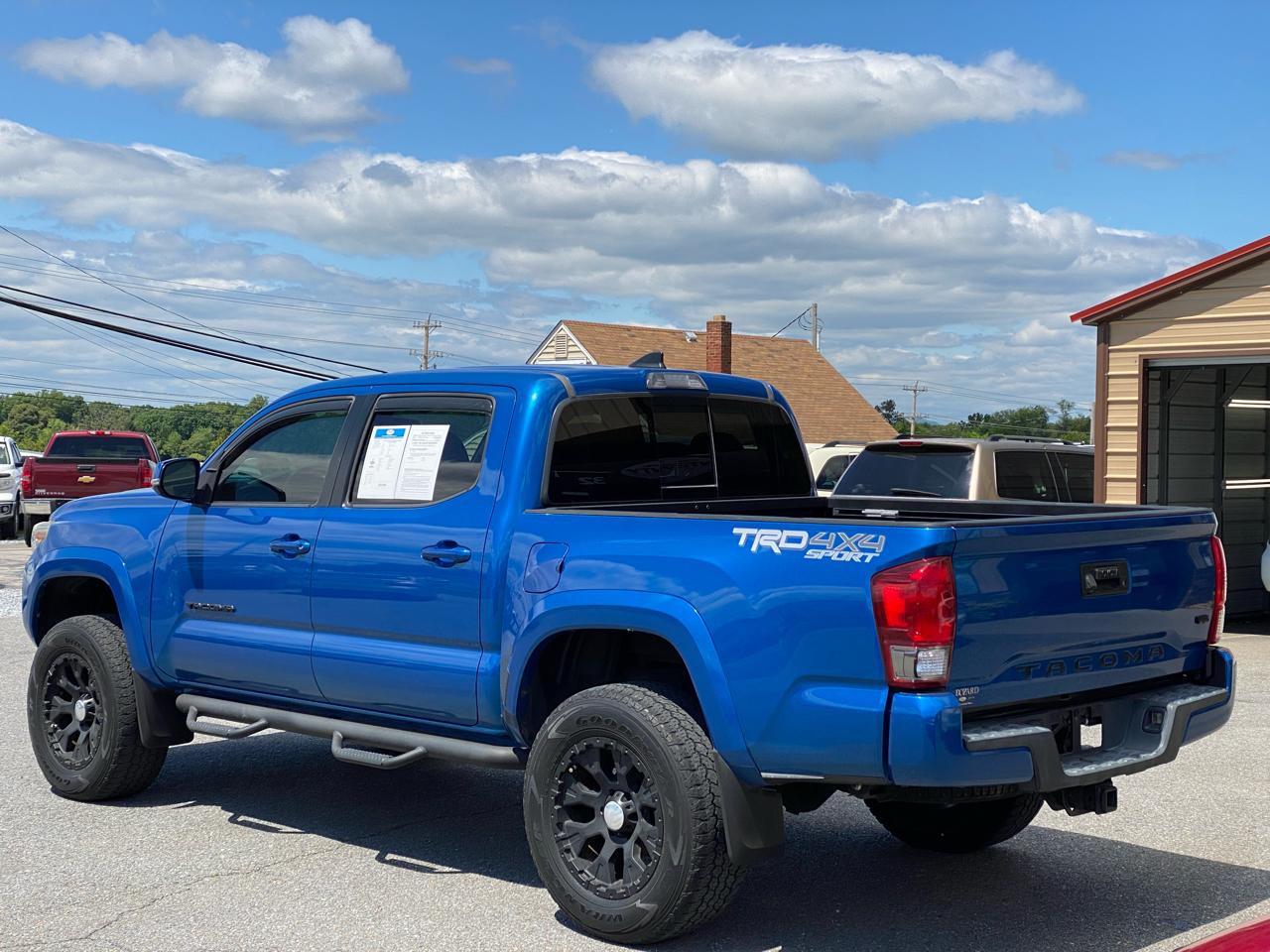Toyota Tacoma TRD Off Road Double Cab 5' Bed V6 4x4 AT (Natl) 2017