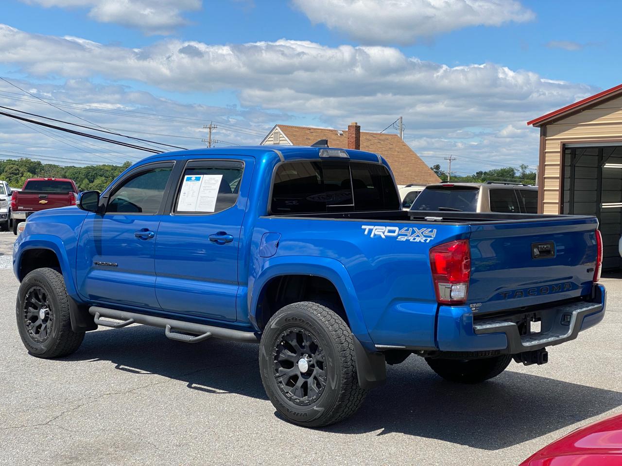 Toyota Tacoma TRD Off Road Double Cab 5' Bed V6 4x4 AT (Natl) 2017