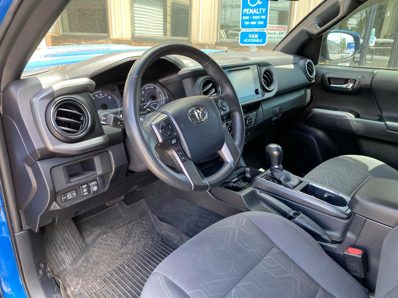 Toyota Tacoma TRD Off Road Double Cab 5' Bed V6 4x4 AT (Natl) 2017