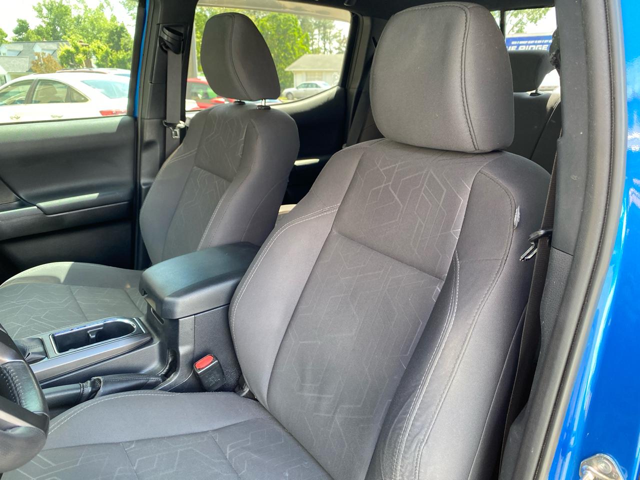 Toyota Tacoma TRD Off Road Double Cab 5' Bed V6 4x4 AT (Natl) 2017