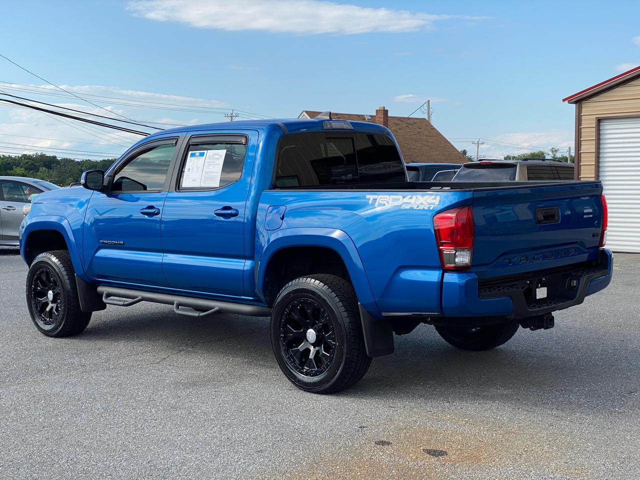 Toyota Tacoma TRD Off Road Double Cab 5' Bed V6 4x4 AT (Natl) 2017