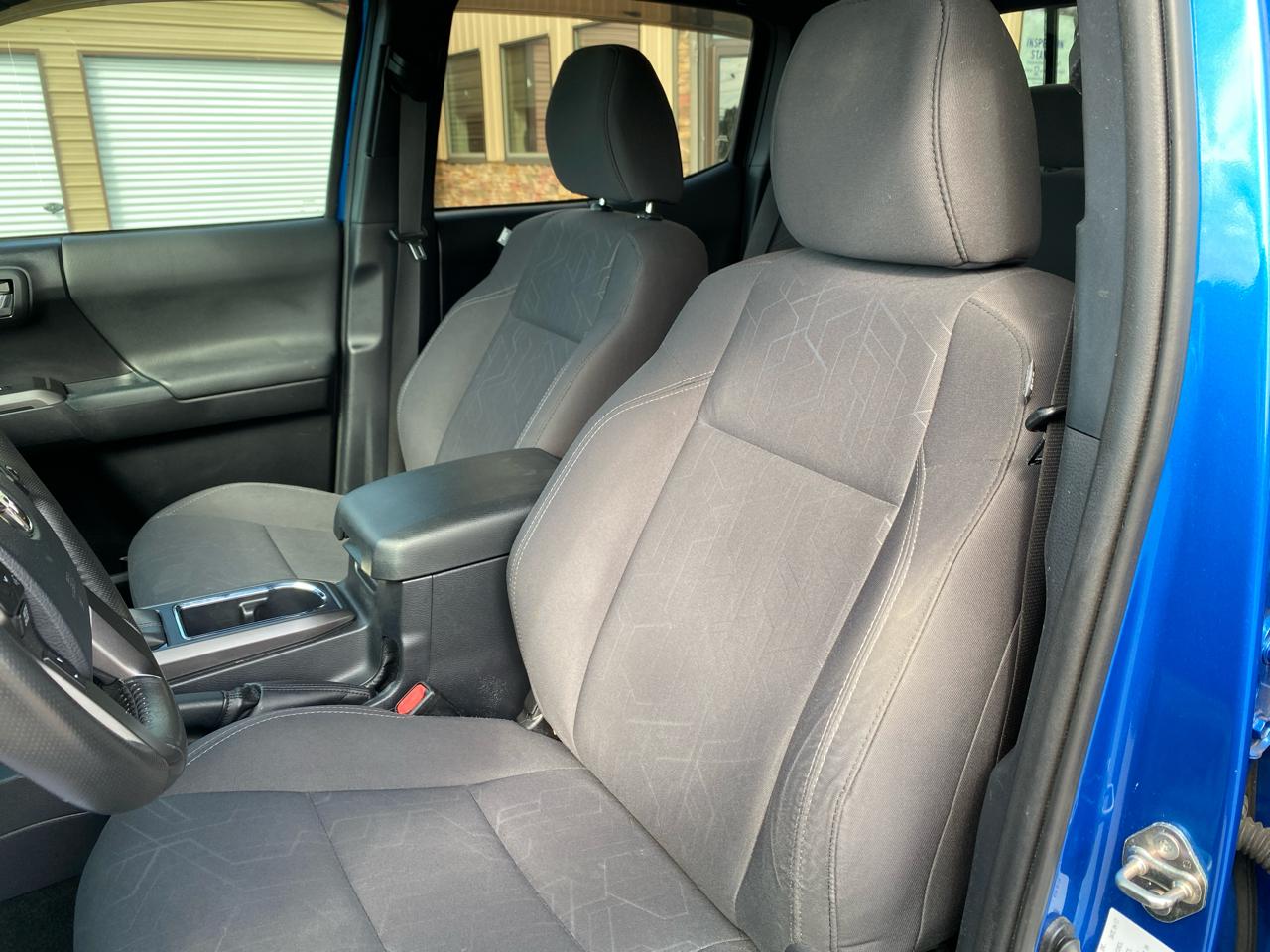 Toyota Tacoma TRD Off Road Double Cab 5' Bed V6 4x4 AT (Natl) 2017