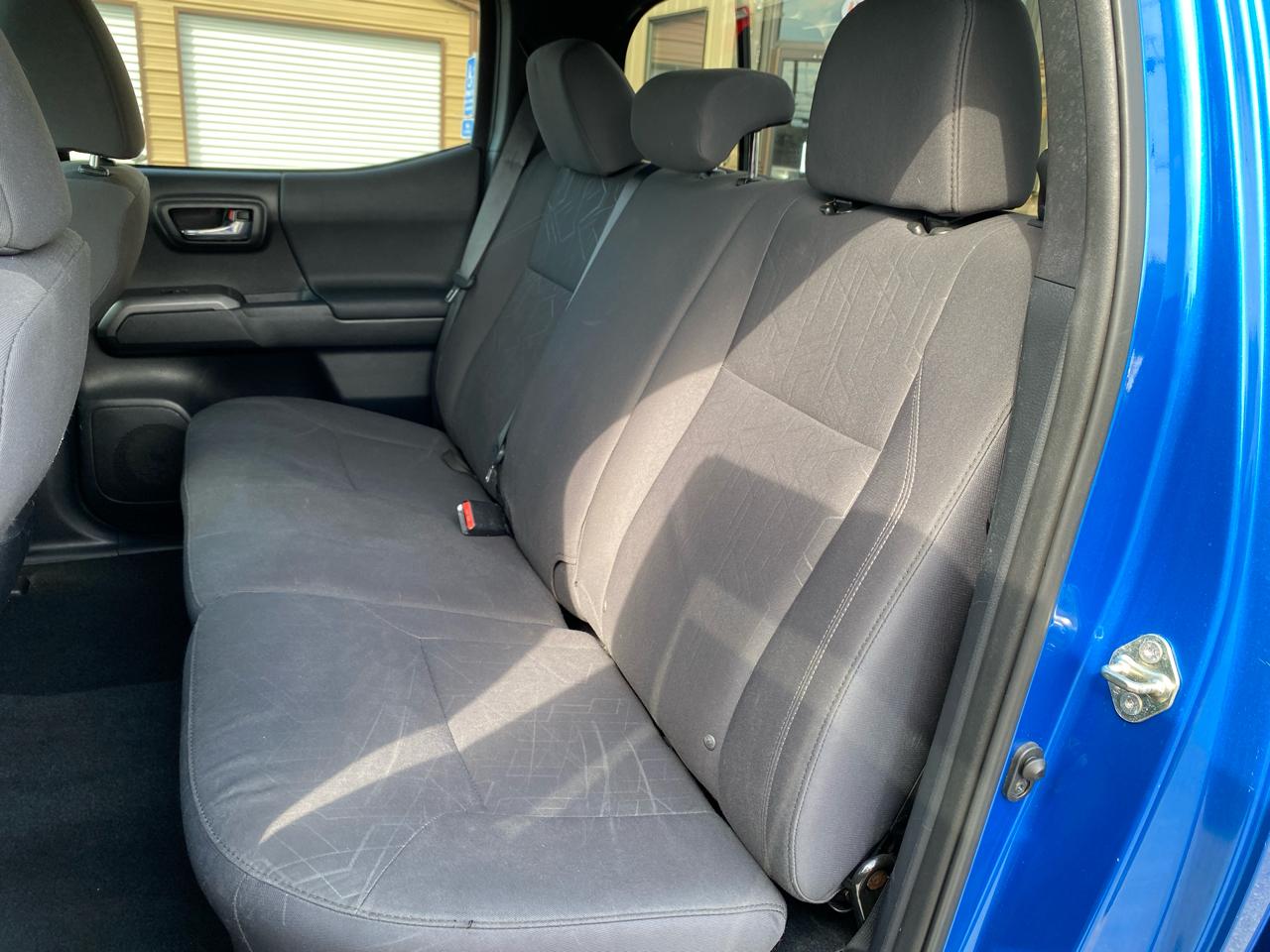 Toyota Tacoma TRD Off Road Double Cab 5' Bed V6 4x4 AT (Natl) 2017