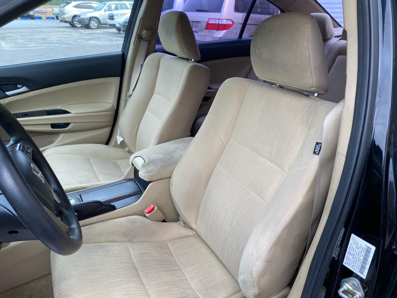 Honda Accord LX sedan AT 2012