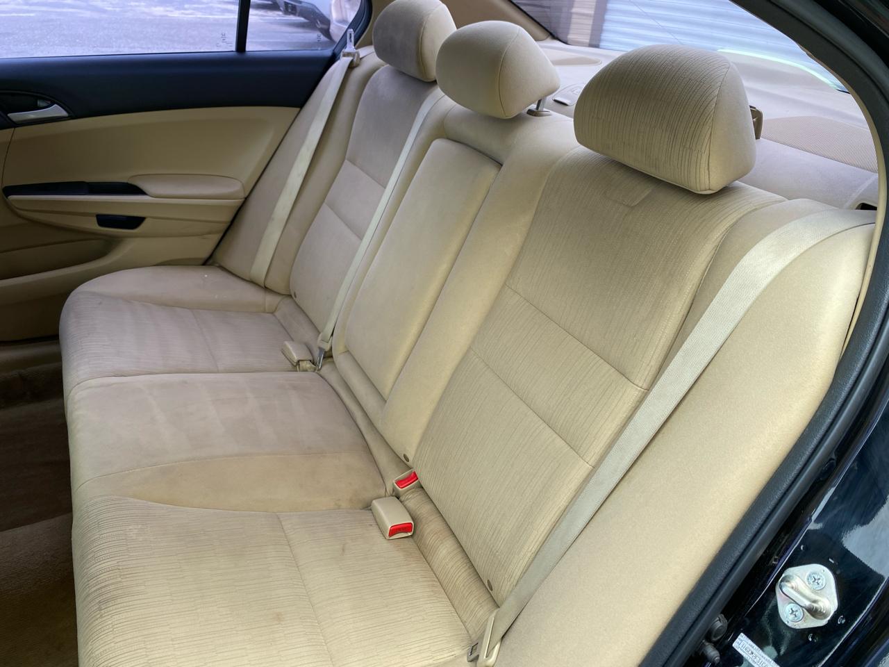 Honda Accord LX sedan AT 2012