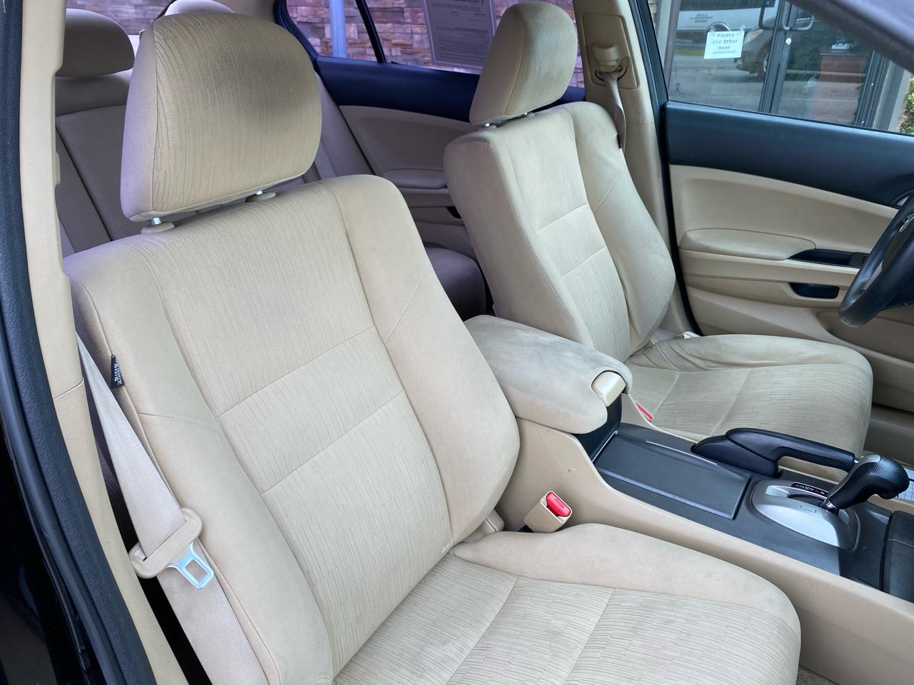 Honda Accord LX sedan AT 2012