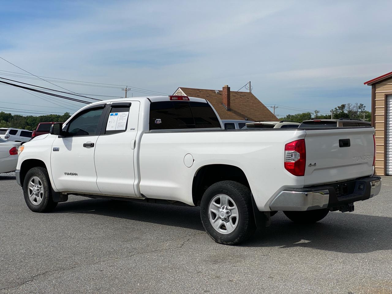 Toyota Tundra SR5 5.7L V8 FFV Double Cab 4WD Long Bed 2017