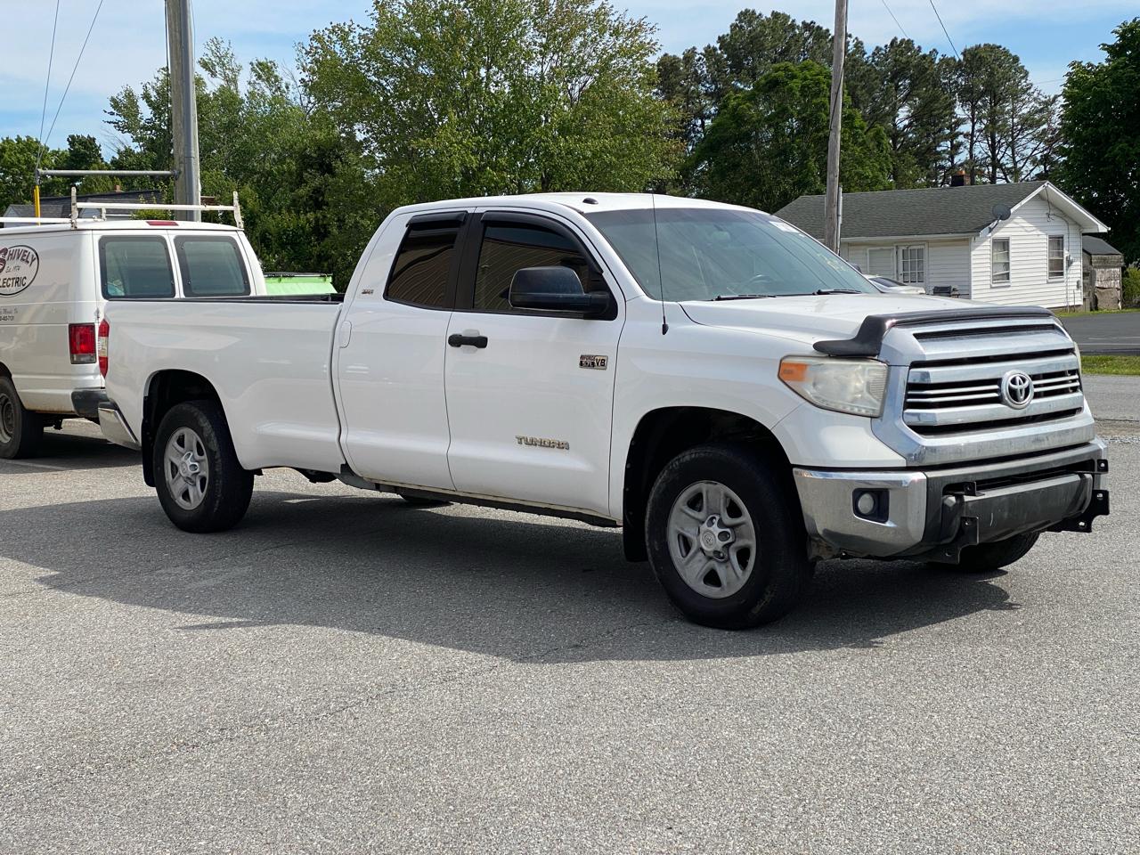 Toyota Tundra SR5 5.7L V8 FFV Double Cab 4WD Long Bed 2017