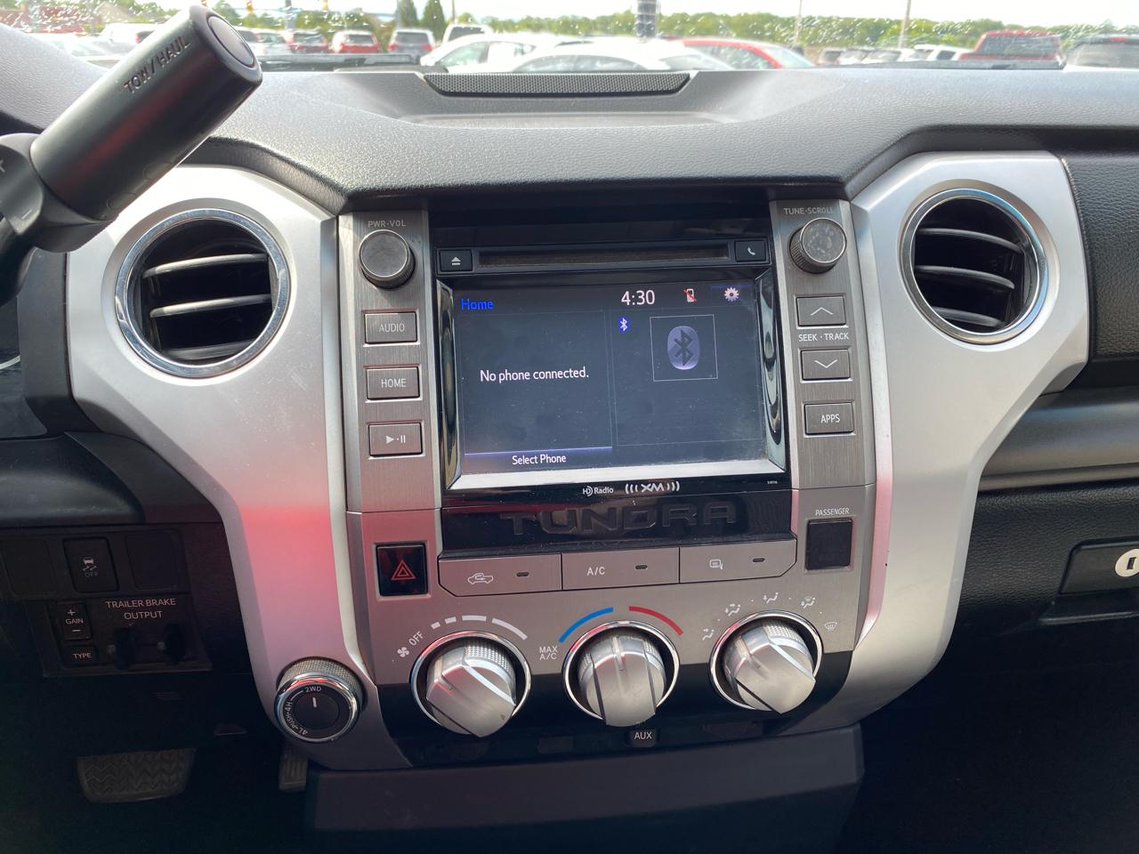 Toyota Tundra SR5 5.7L V8 FFV Double Cab 4WD Long Bed 2017