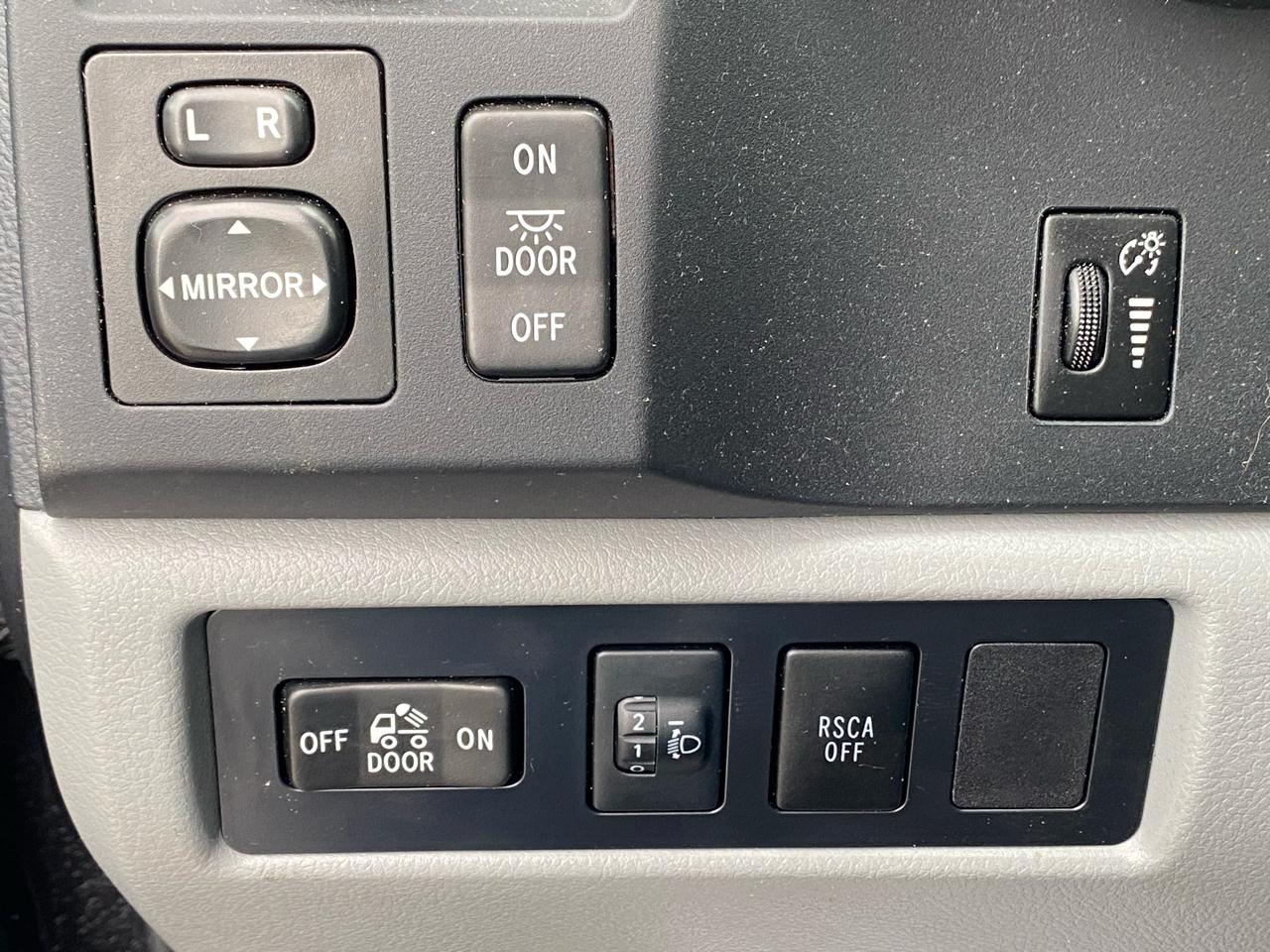 Toyota Tundra Tundra-Grade 5.7L FFV Double Cab 4WD 2013