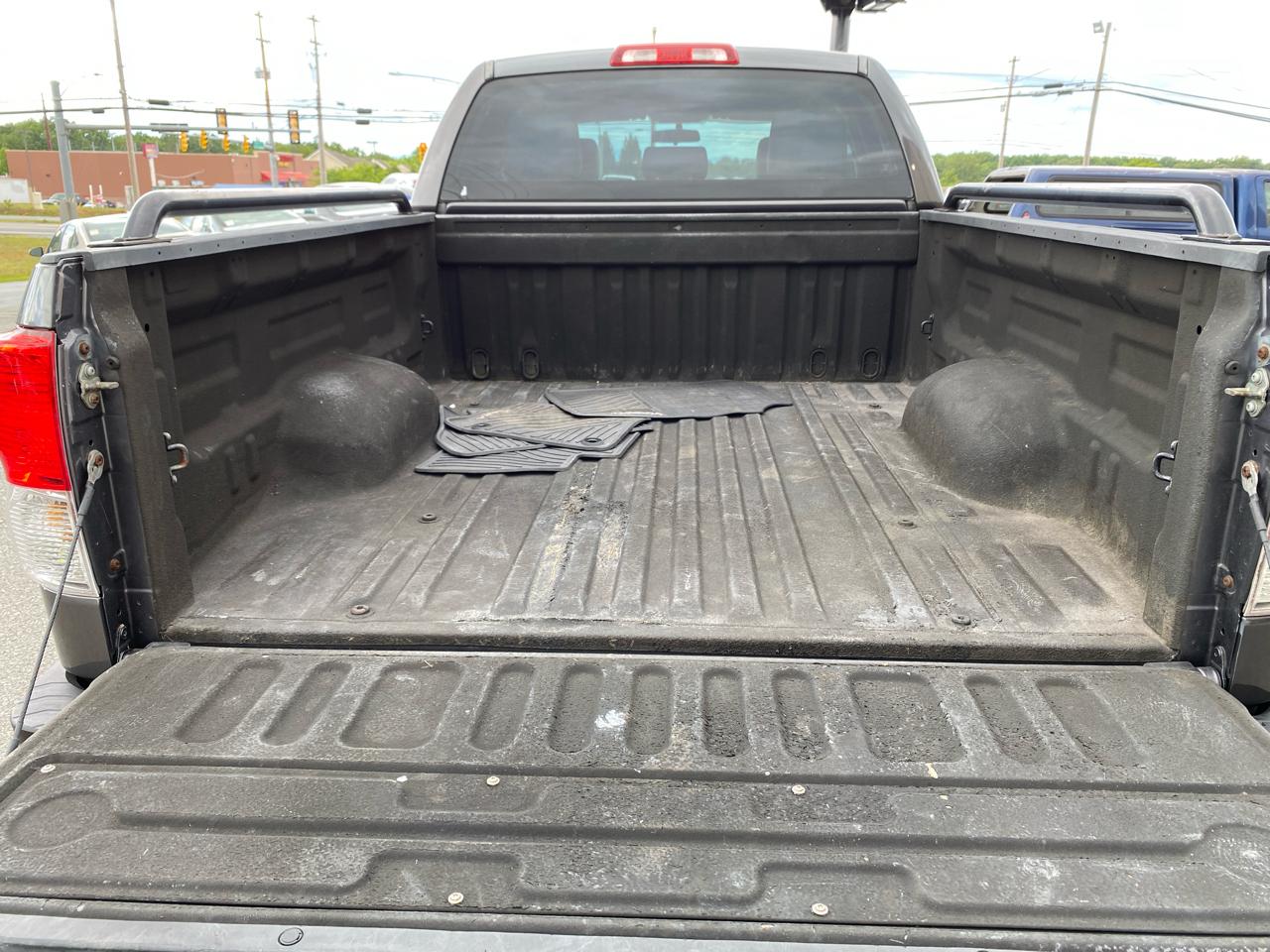 Toyota Tundra Tundra-Grade 5.7L FFV Double Cab 4WD 2013