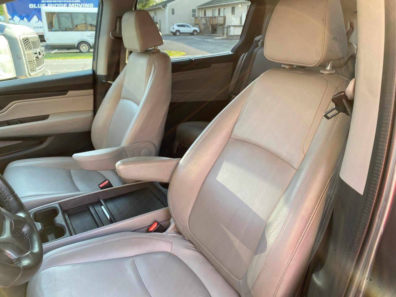 Honda Odyssey EX w/ Leather DVD and Navigation 2018