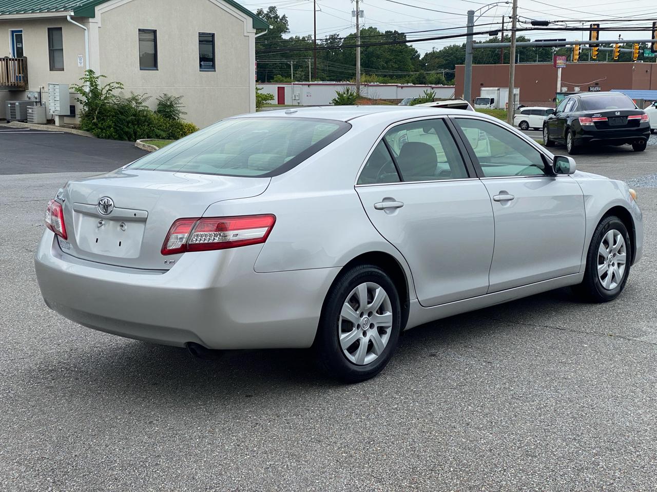 Toyota Camry LE 2011