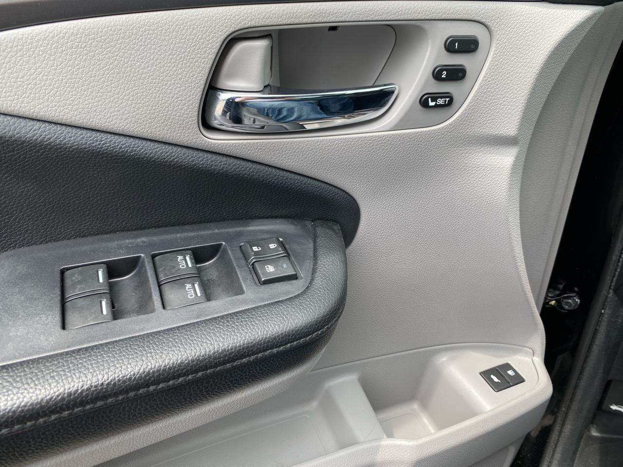 Honda Pilot EX-L w/Navigation and RES AWD 2019