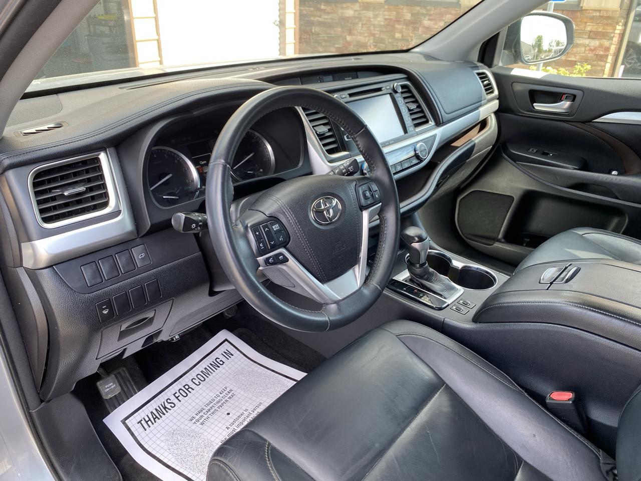 Toyota Highlander photo 3