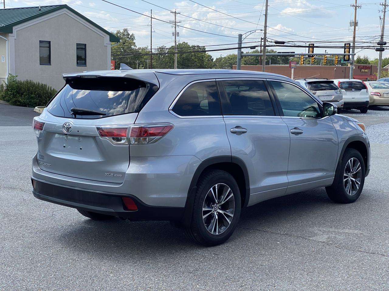 Toyota Highlander photo 5
