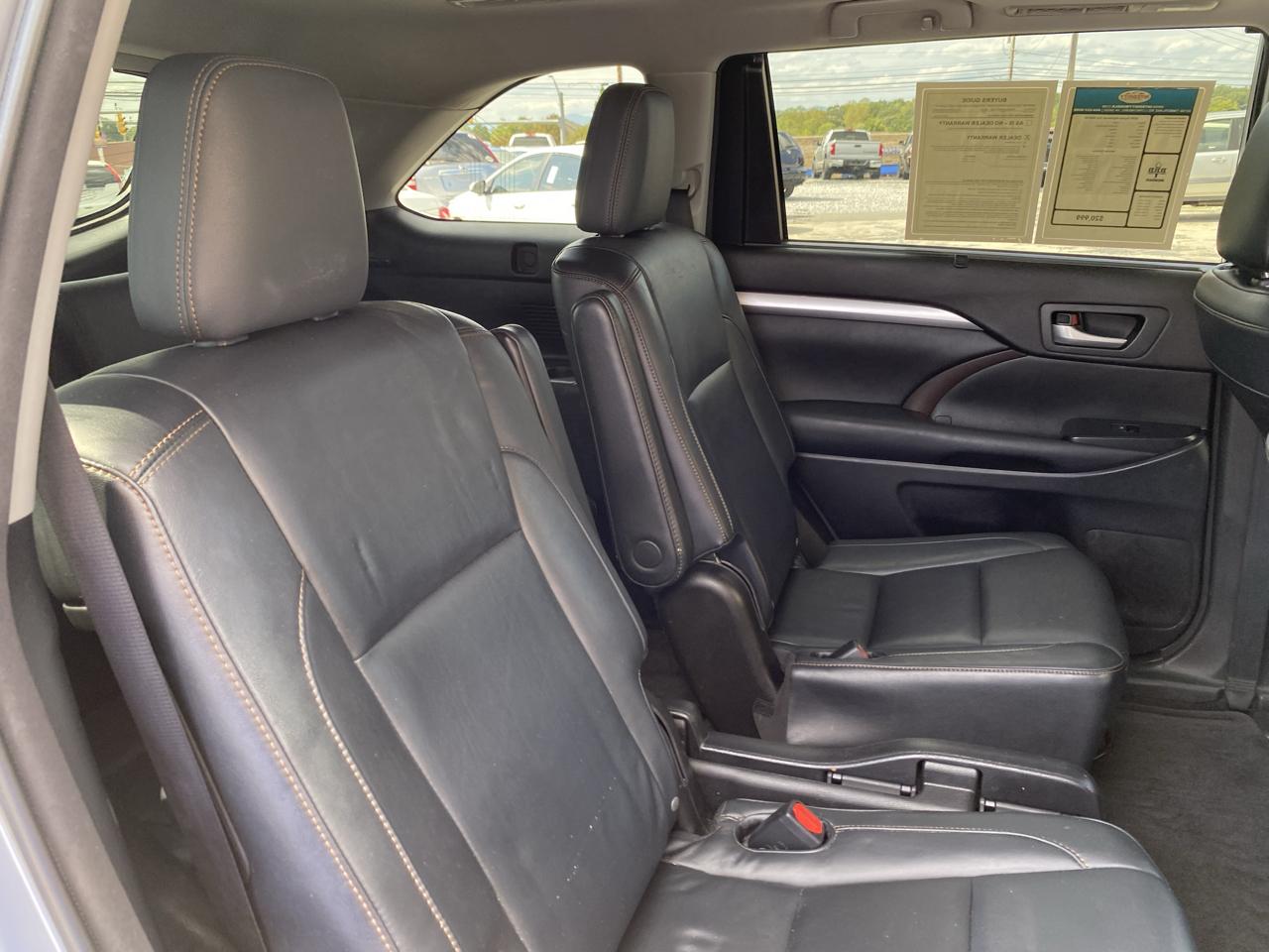 Toyota Highlander photo 8