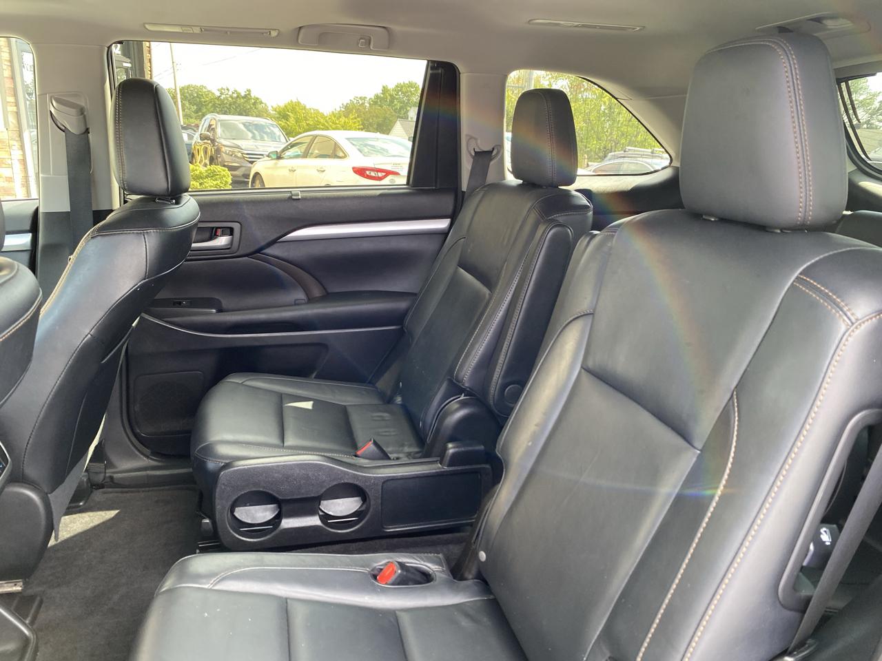 Toyota Highlander photo 9