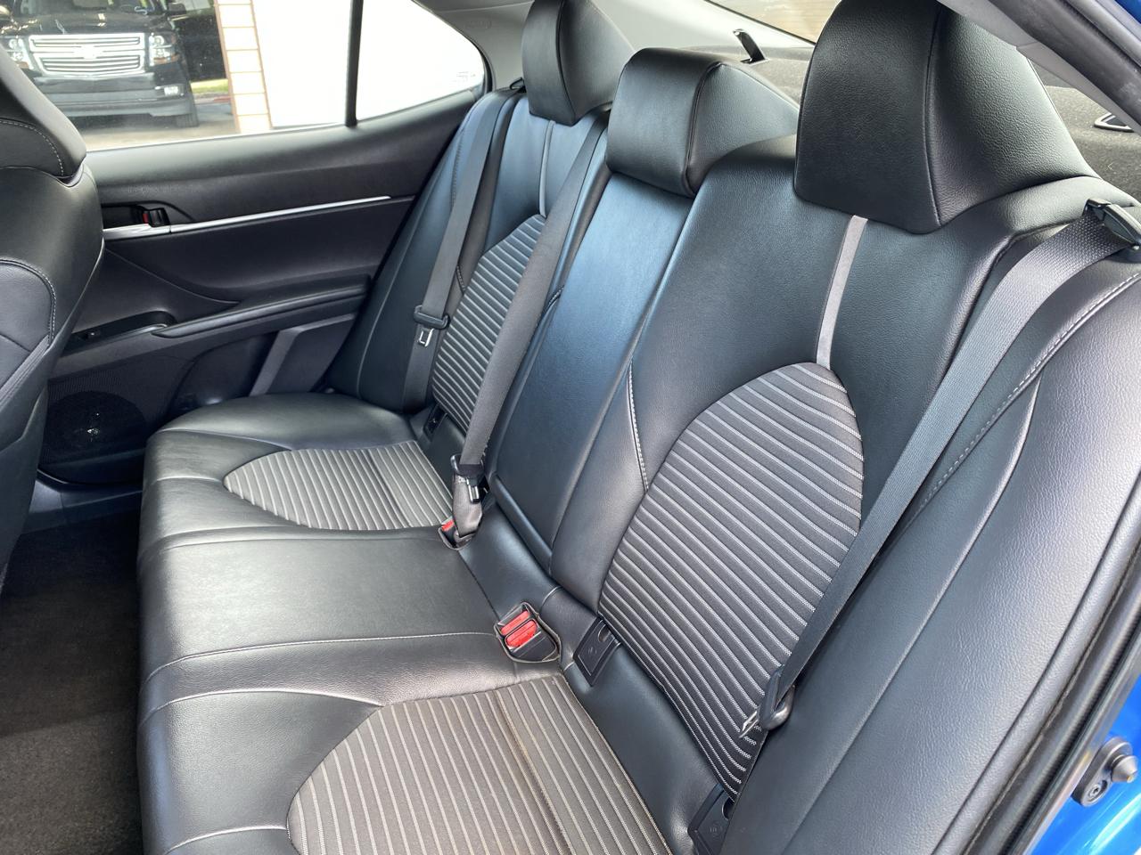 Toyota Camry photo 5