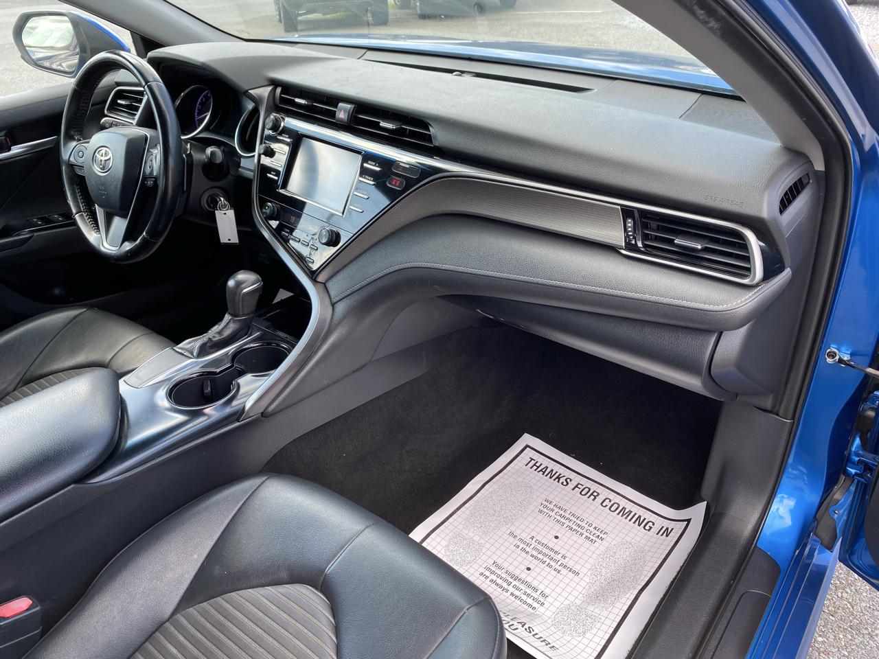 Toyota Camry photo 8