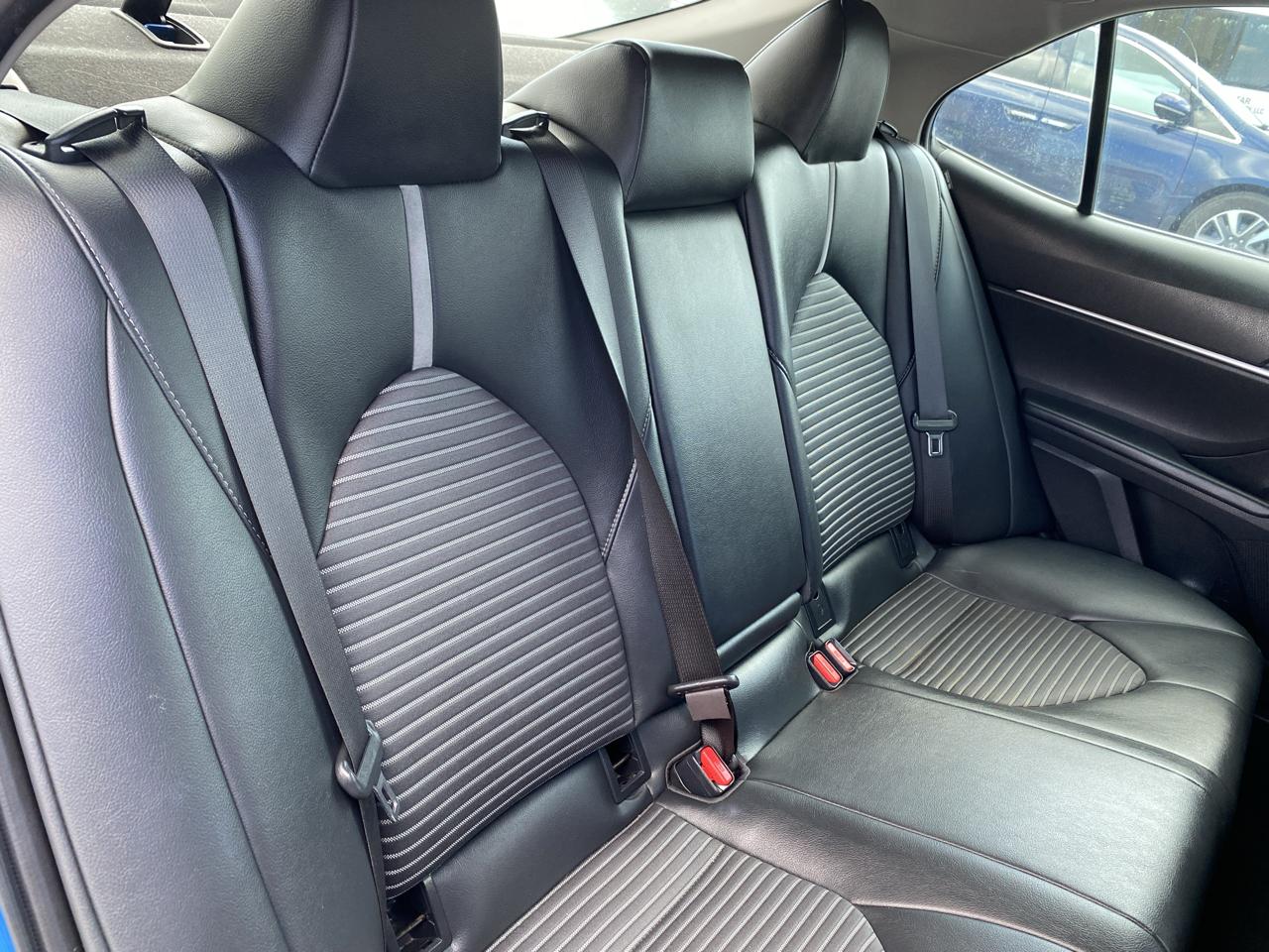 Toyota Camry photo 10