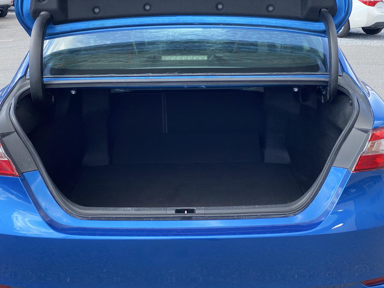 Toyota Camry photo 14