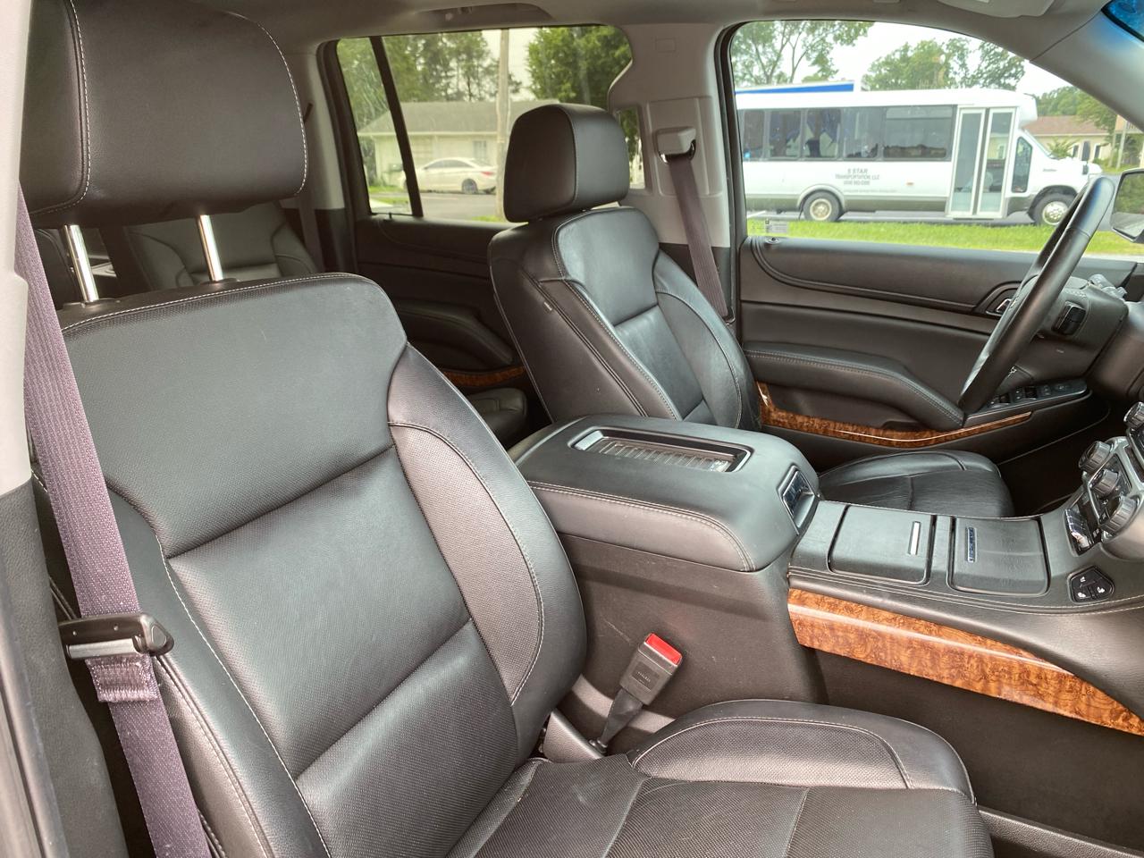 Chevrolet Suburban Premier 4WD 2017