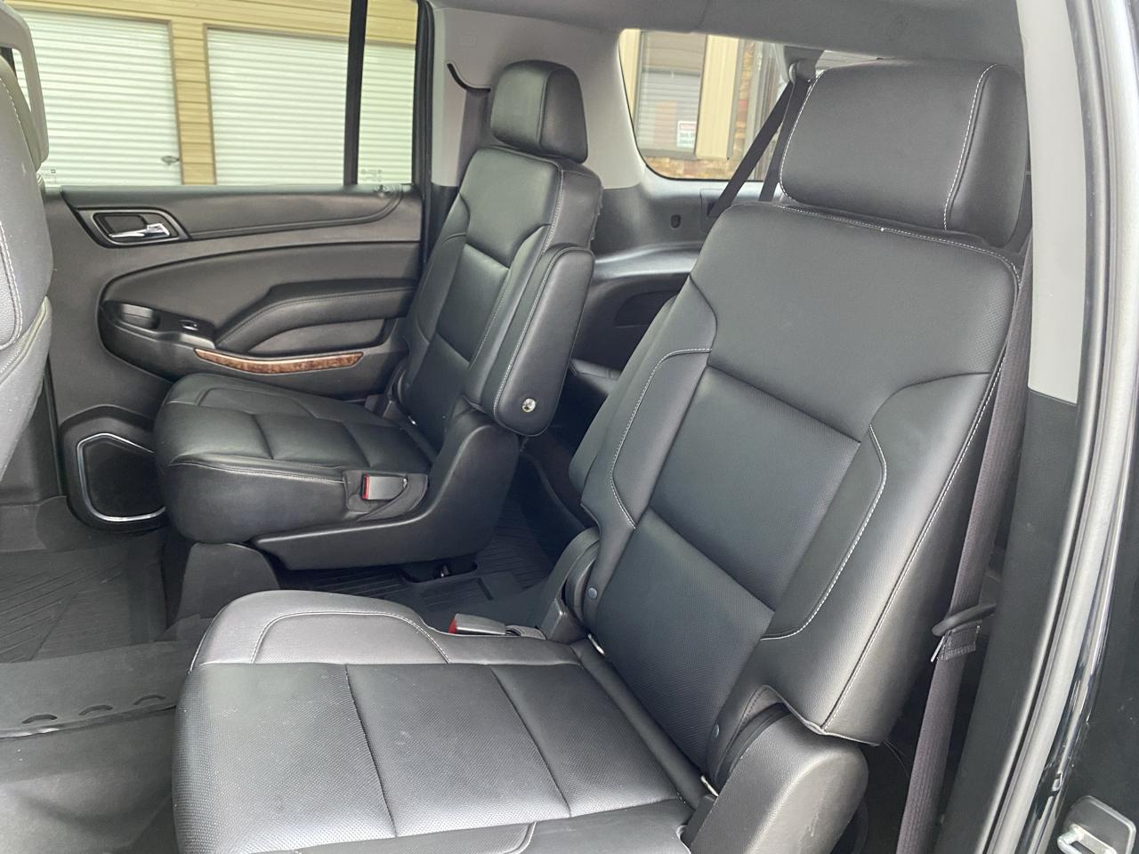 Chevrolet Suburban photo 7