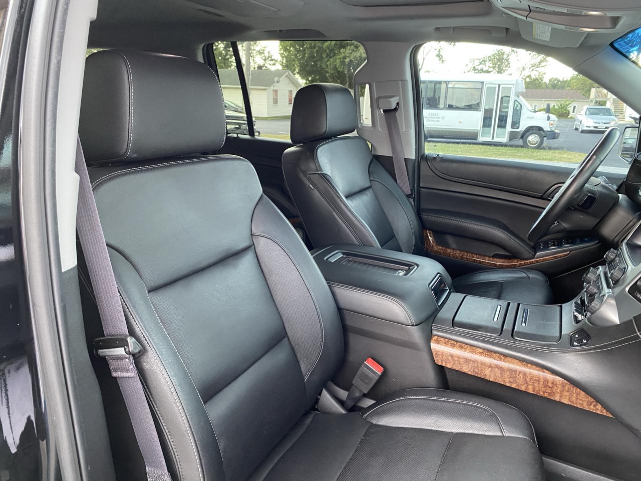 Chevrolet Suburban photo 9
