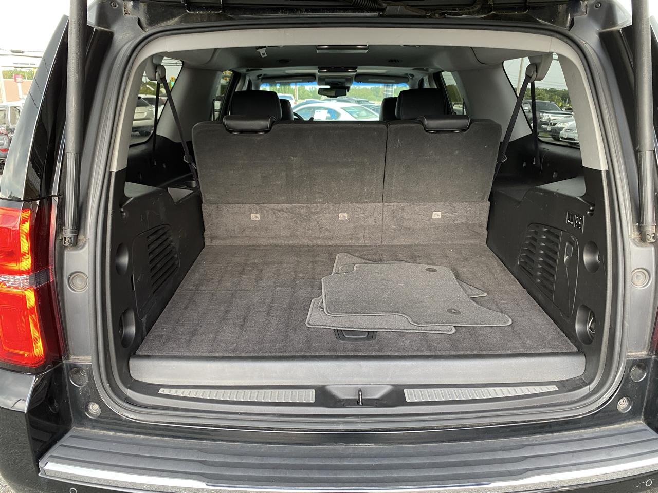 Chevrolet Suburban photo 15
