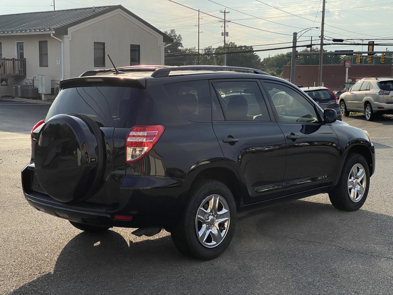 Toyota RAV4 2WD 4dr 4-cyl (Natl) 2012