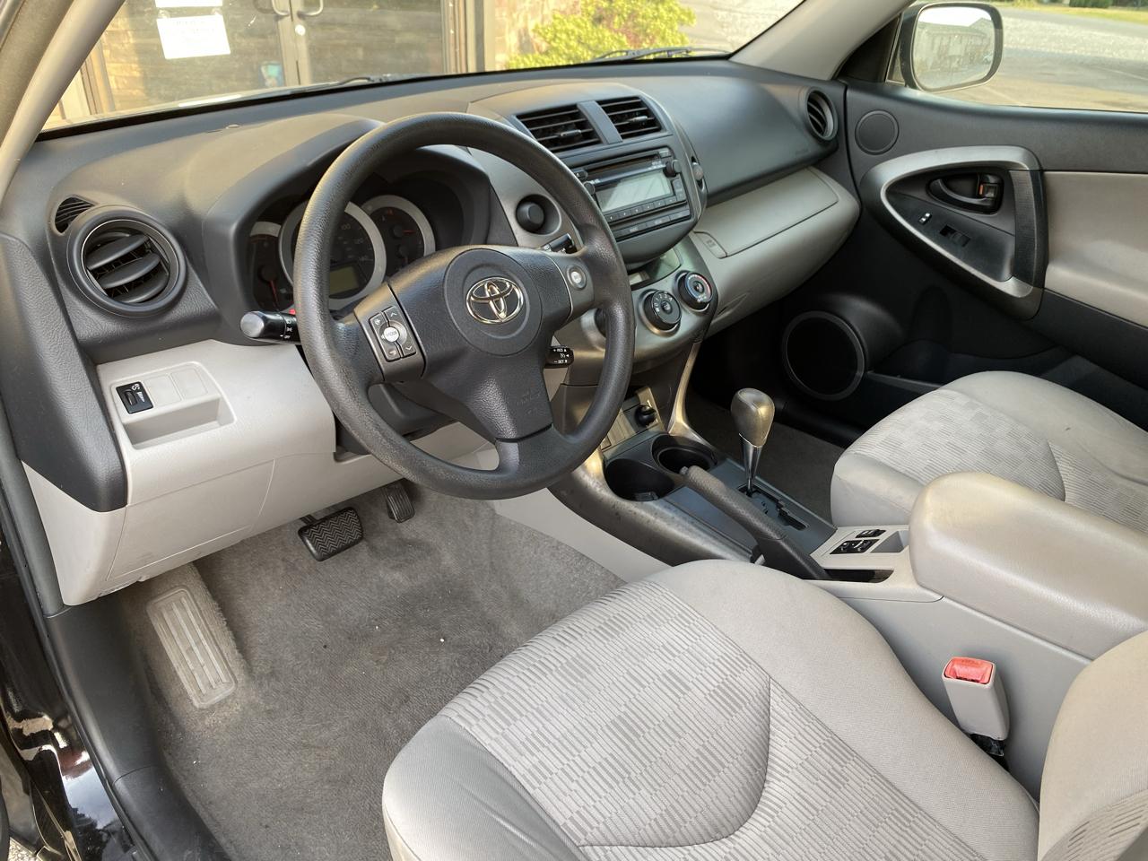 Toyota RAV4 2WD 4dr 4-cyl (Natl) 2012
