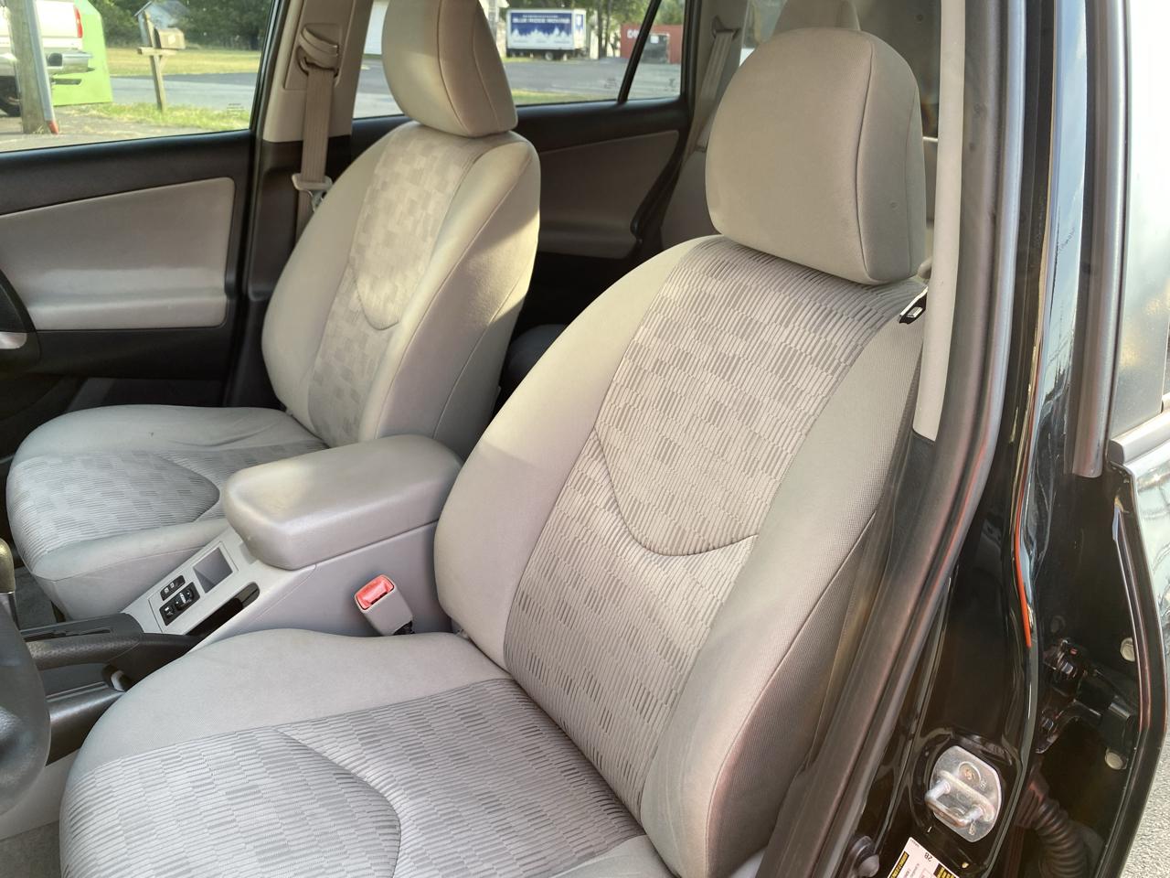 Toyota RAV4 2WD 4dr 4-cyl (Natl) 2012