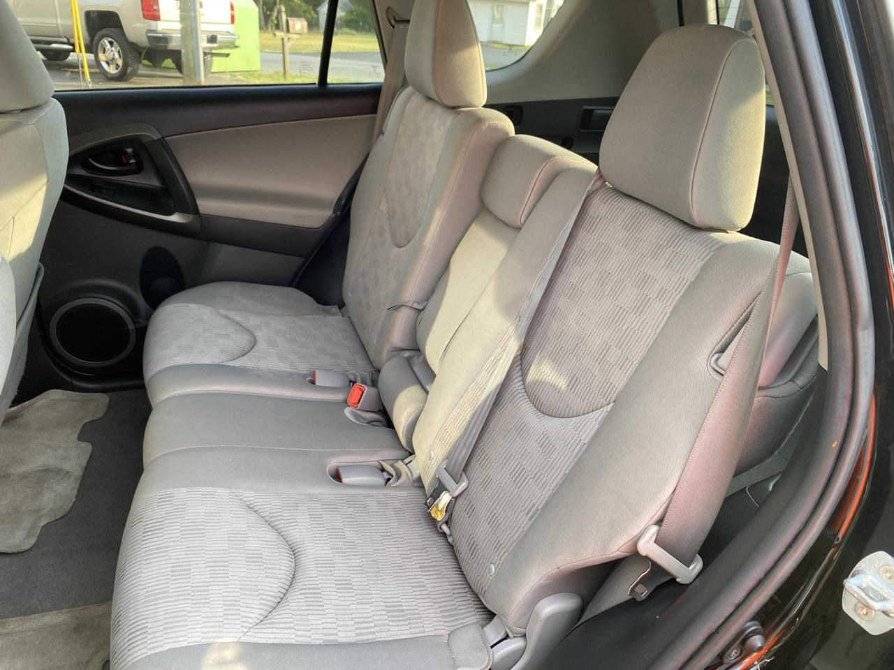 Toyota RAV4 2WD 4dr 4-cyl (Natl) 2012