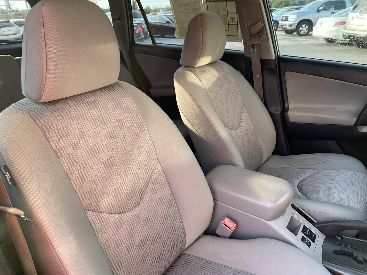 Toyota RAV4 2WD 4dr 4-cyl (Natl) 2012