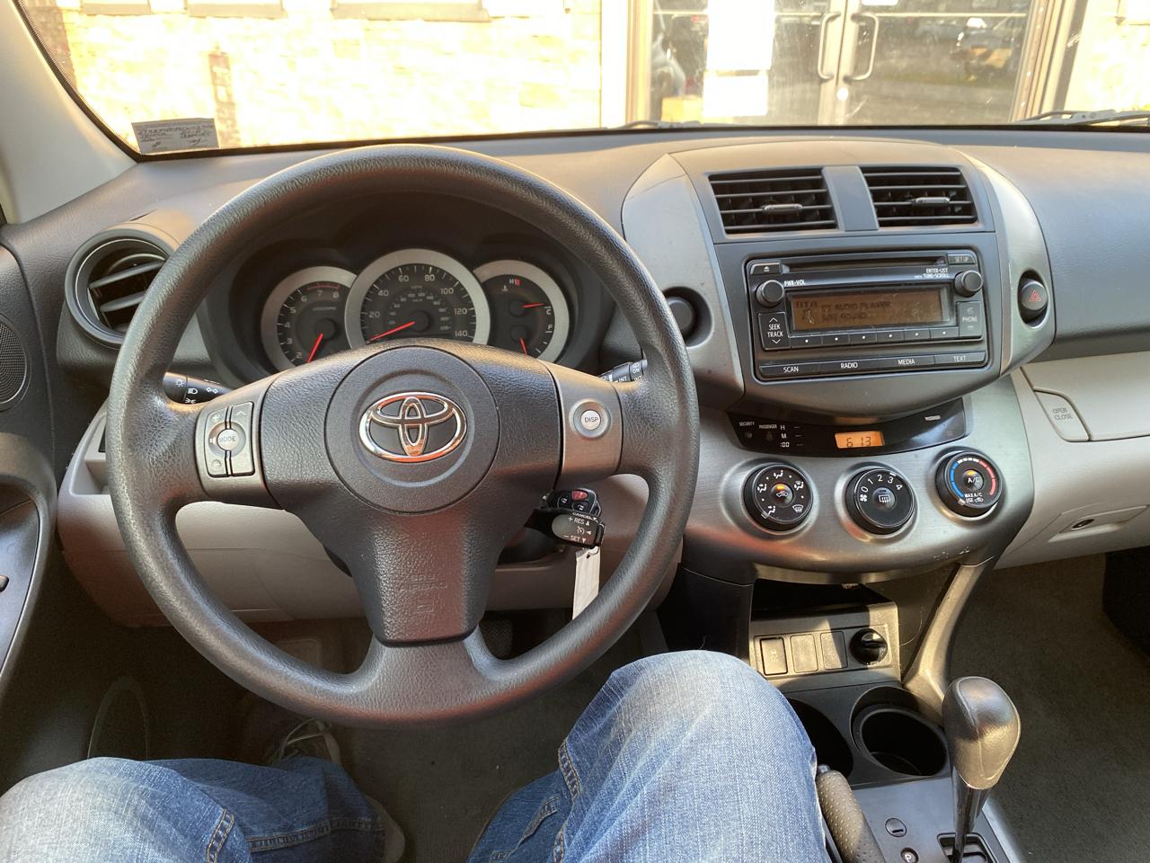 Toyota RAV4 2WD 4dr 4-cyl (Natl) 2012