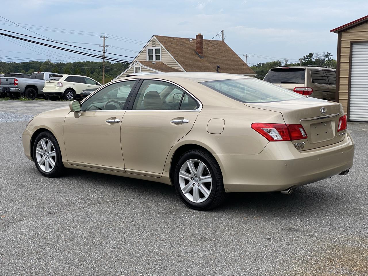 Lexus ES photo 2