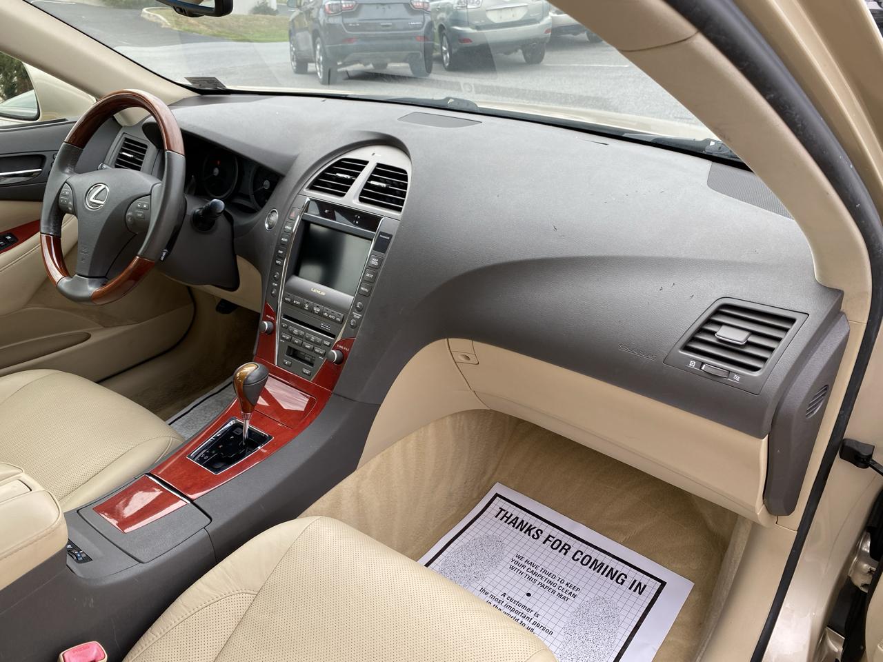 Lexus ES photo 10