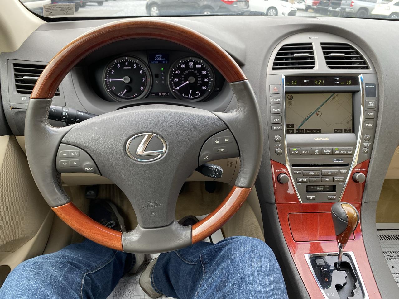 Lexus ES photo 11