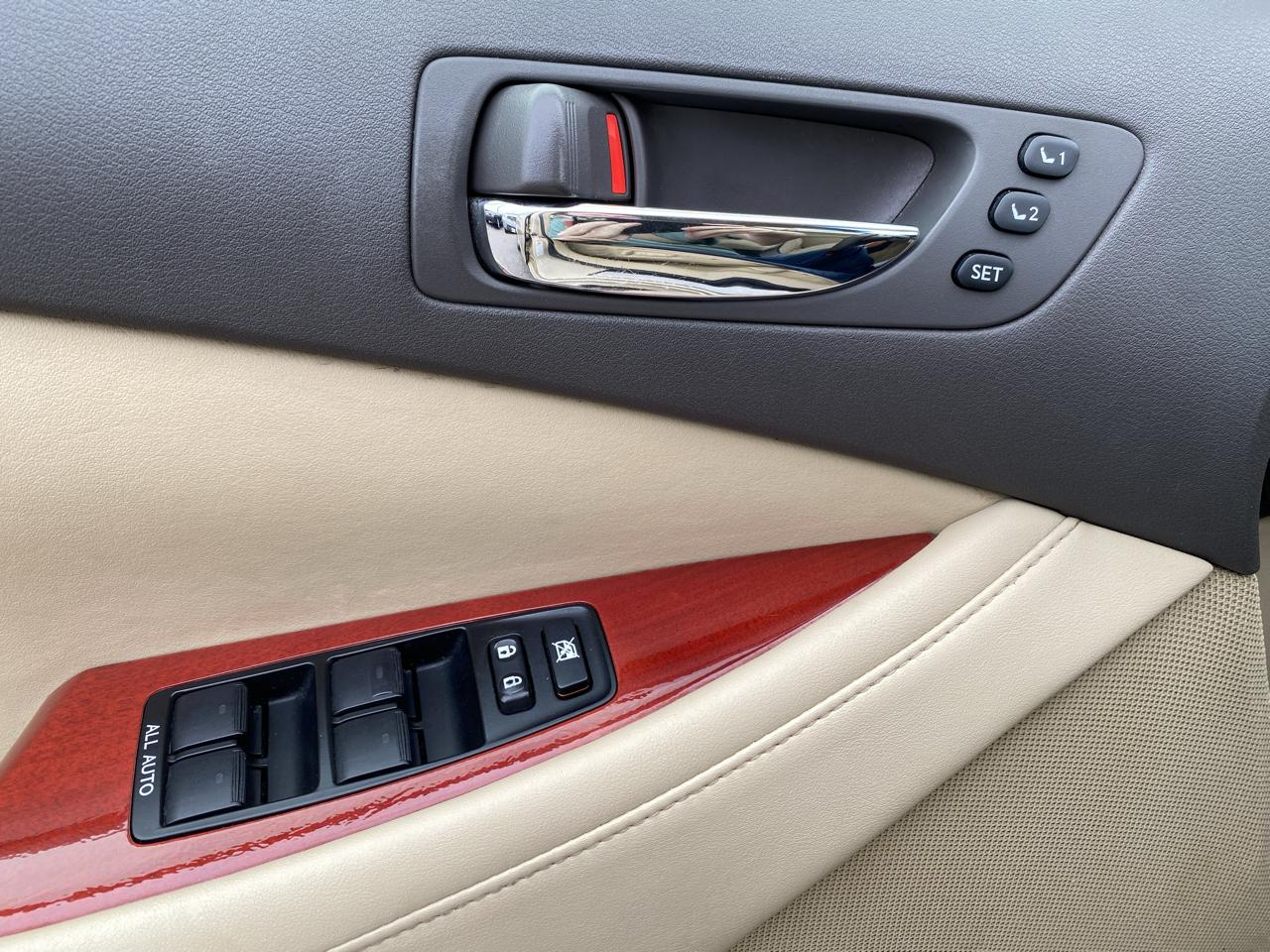 Lexus ES photo 14