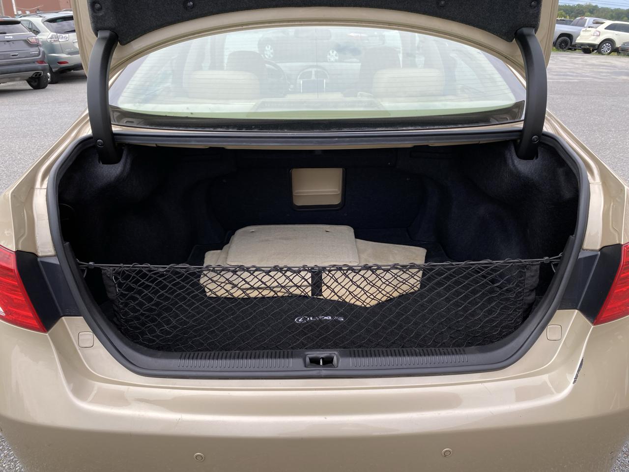 Lexus ES photo 16