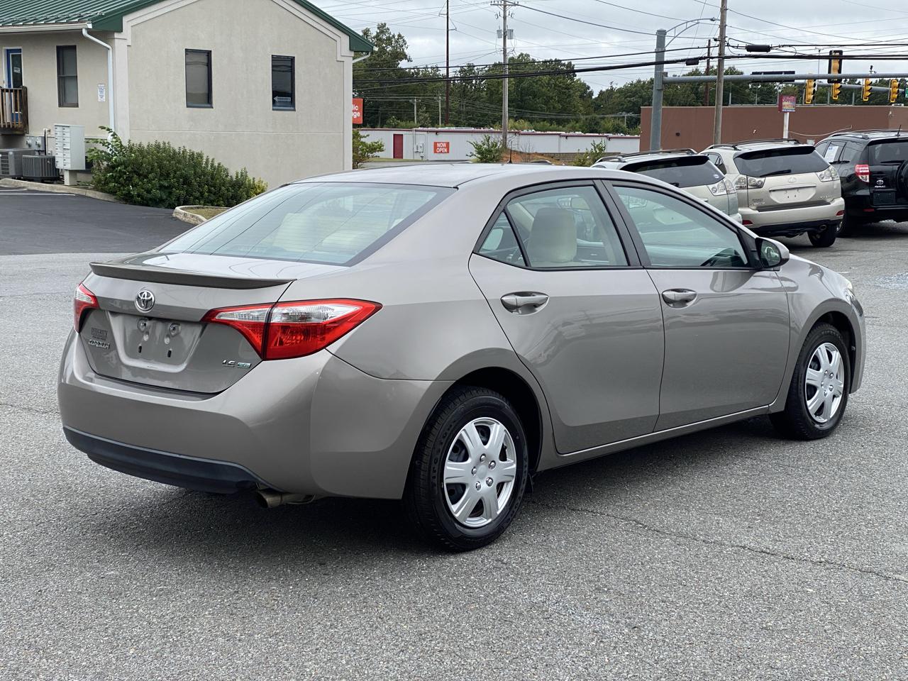 Toyota Corolla photo 3