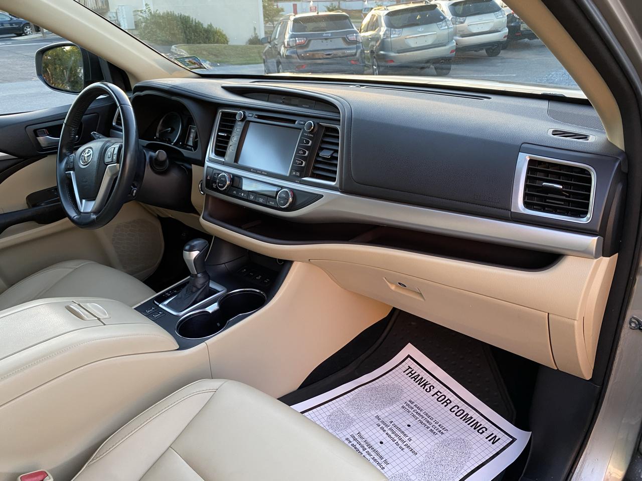 Toyota Highlander photo 10